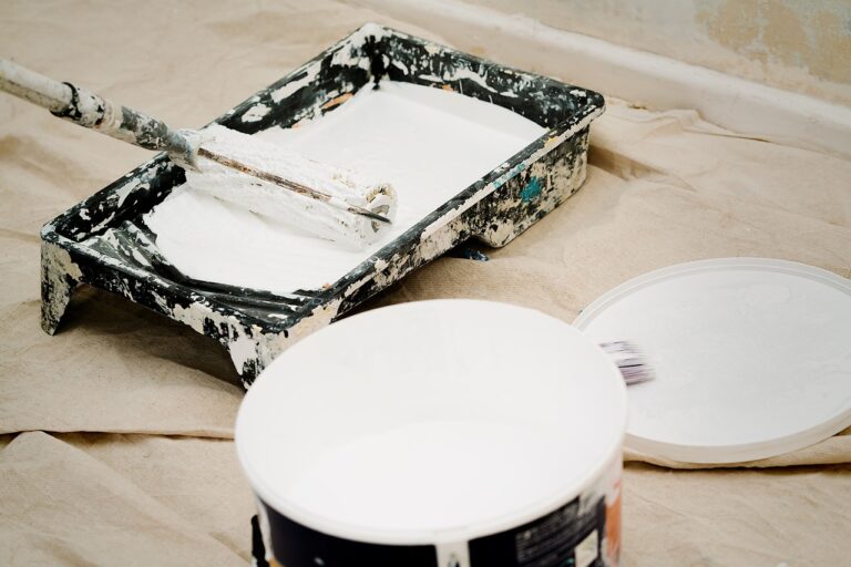 La peinture hydrofuge : une solution efficace contre l’humidité dans votre maison